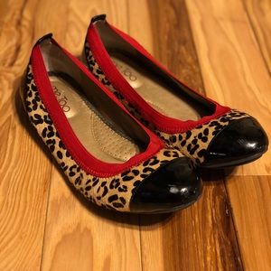 Me Too Kaden 9 Leopard & Red Size 8.5 Ballet Flats